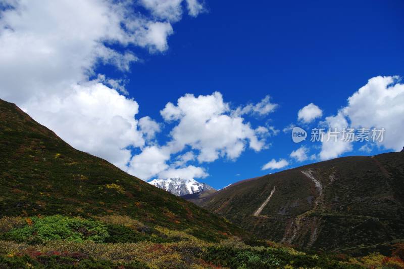 珠峰东坡雪山河流自然风景