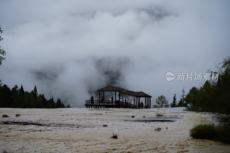 四川阿坝藏族羌族自治州黄龙风景区