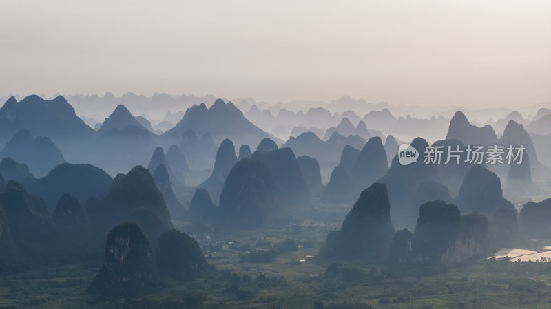 广西桂林山水水墨中国风