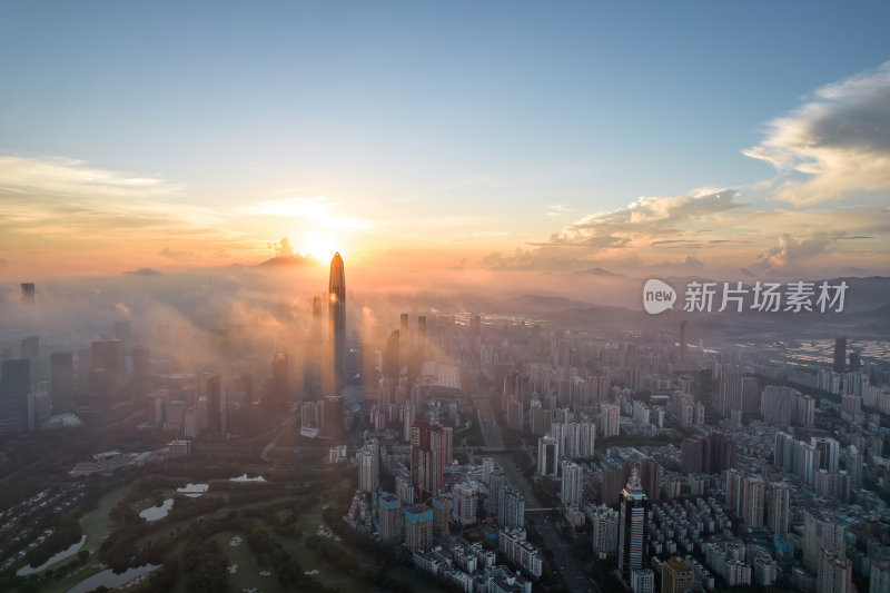 深圳福田CBD大湾区城市天际线上的薄雾