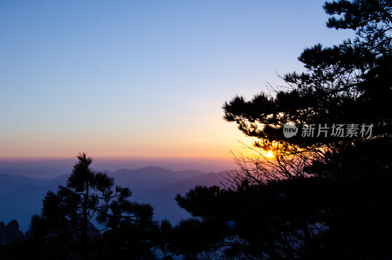 安徽黄山日出云海风光