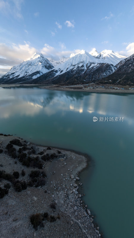 西藏昌都然乌湖来古雪山冰湖高空航拍