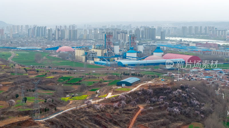 从城郊乡愁远望城市