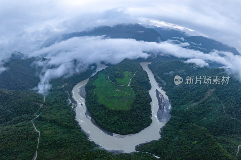 西藏墨脱县雅鲁藏布江果果糖大拐弯高空航拍