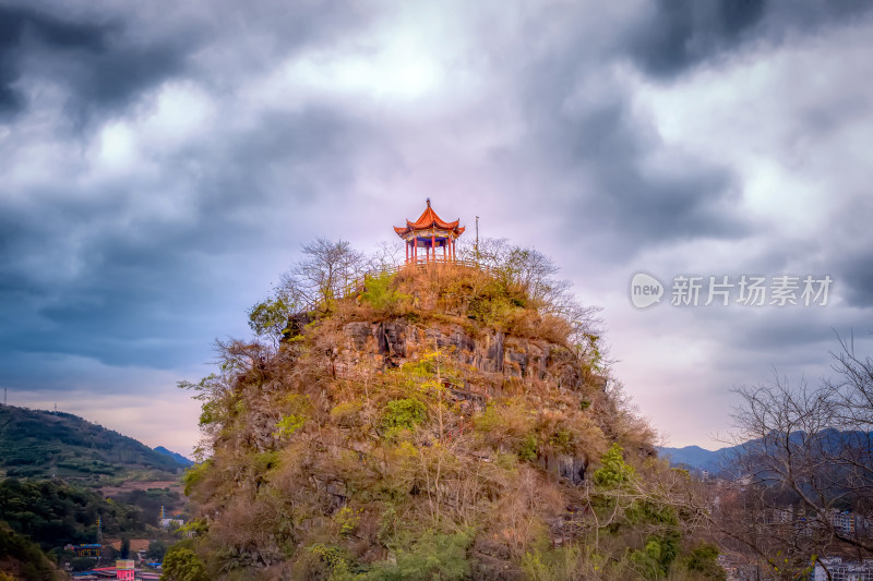 巴马母鸡山观景台