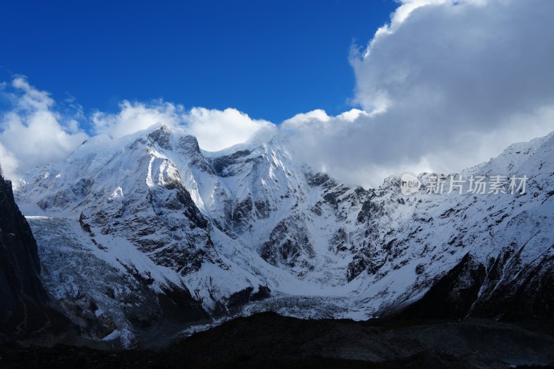 高原雪山