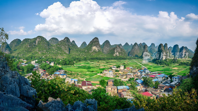 藏住桂林山水中的美丽村庄