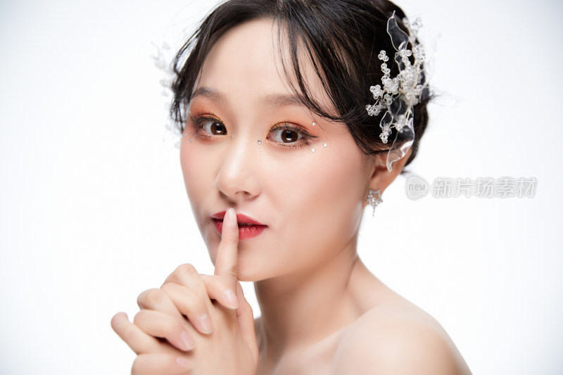 女性婚纱妆面