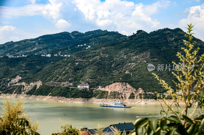 长江三峡江面，西陵峡，兵书宝剑峡绝美风光