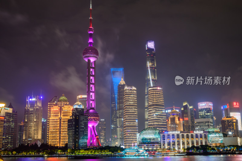 上海外滩夜景摩天大楼景观