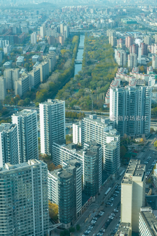 北京西二环路住宅楼和交通道路俯拍