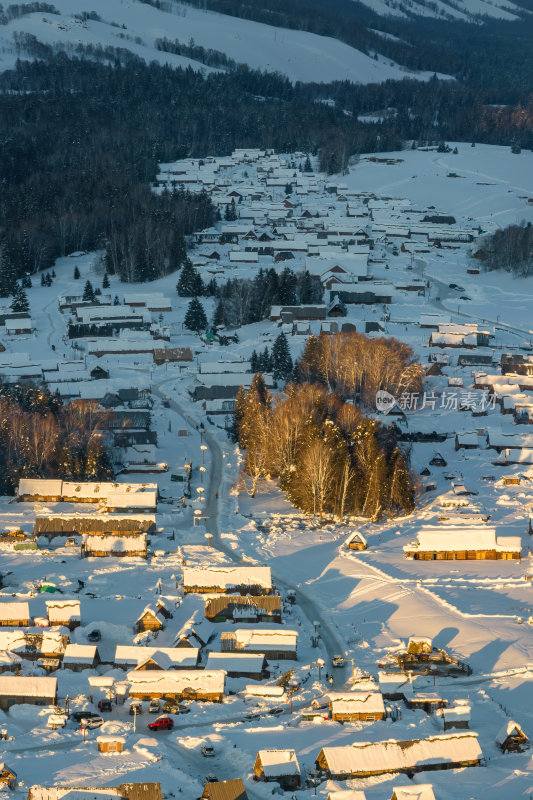 新疆北疆阿勒泰禾木冬季雪景童话世界航拍