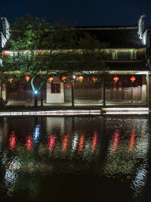 浙江湖州南浔古镇水乡百间楼夜景