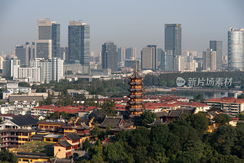 江苏南京鸡鸣寺城市建筑风光