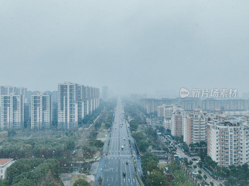 航拍小雪下的昆山城市风光