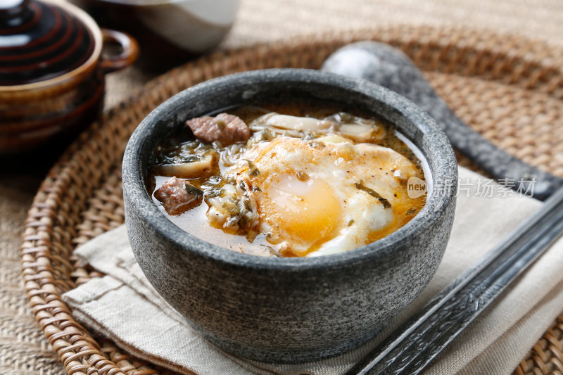 韩式牛肋肉粉丝汤锅