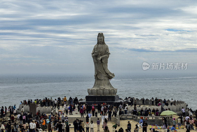 福建泉州石狮黄金海岸观音像节日人流