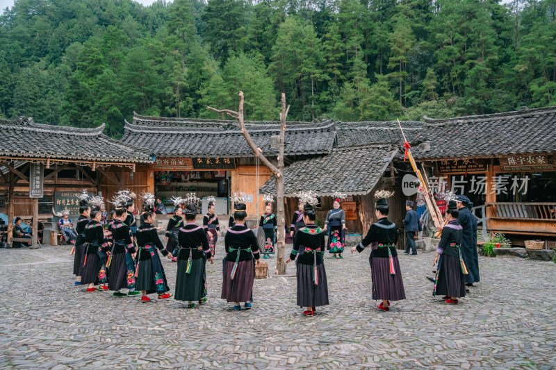 贵州朗德苗寨歌舞活动