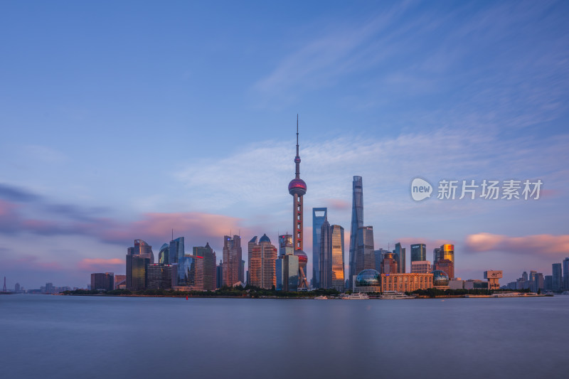 上海城市地标天际线浦东陆家嘴东方明珠外滩