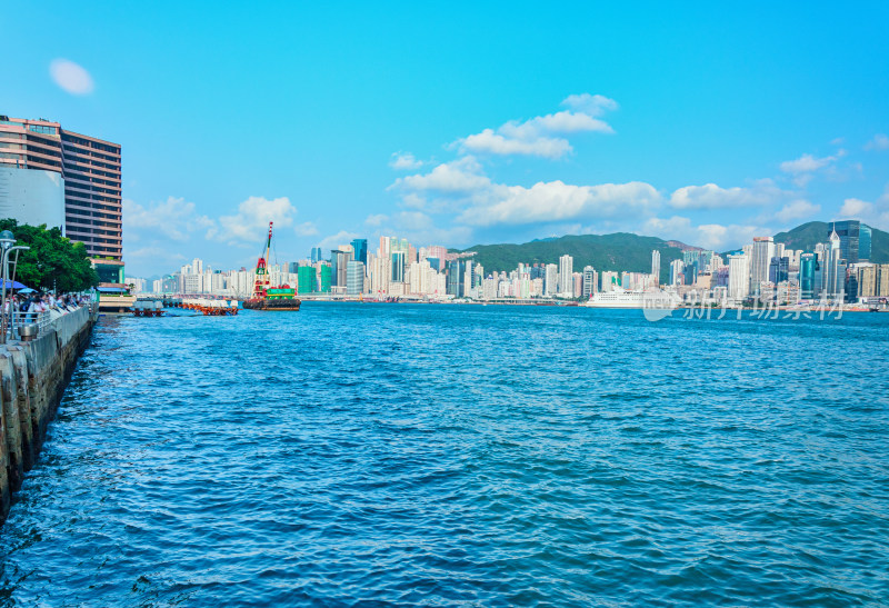 香港维多利亚港海景与中环摩天大楼建筑群