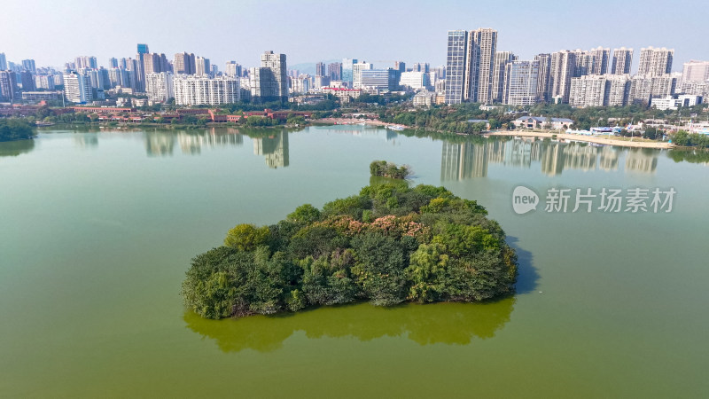 湖面岛屿风景航拍图