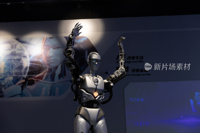 中国科学技术馆会模仿人类动作的智能机器人