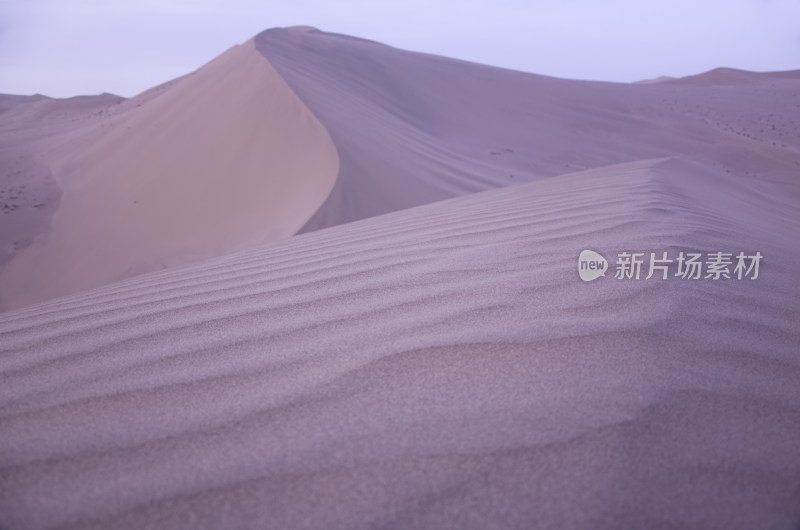 甘肃敦煌鸣沙山月牙泉旅游景区沙漠沙丘风光
