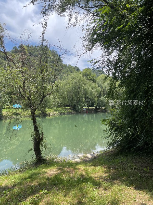 贵州省贵阳市花溪十里河滩景色