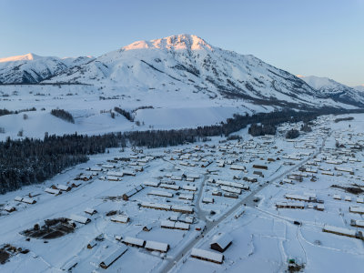 新疆北疆阿勒泰禾木冬季雪景童话世界航拍