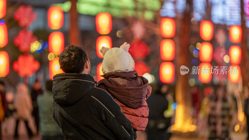 成都除夕夜双子塔和交子大道的新年活动