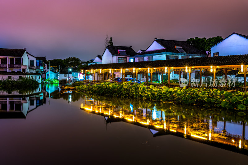 苏州吴中甪直古镇夜景