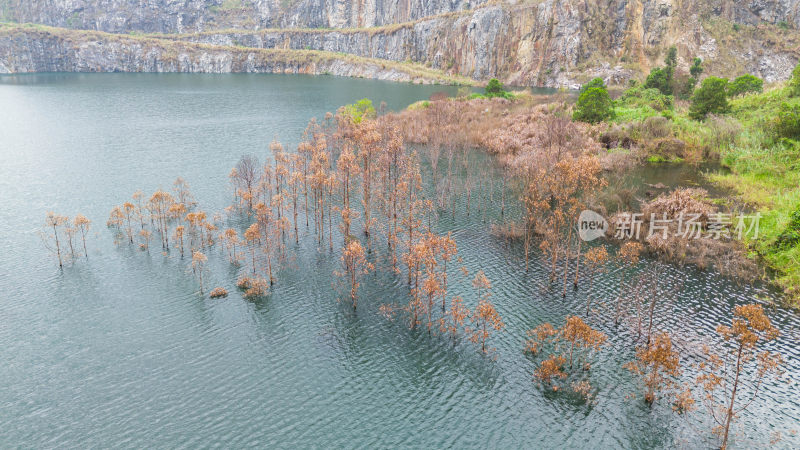 航拍石牙顶天坑