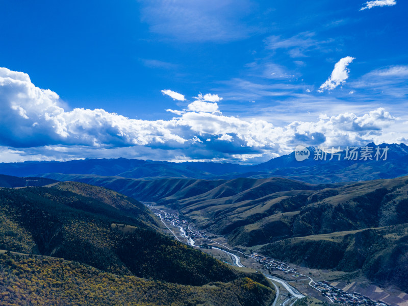 川西理塘格聂自然风景