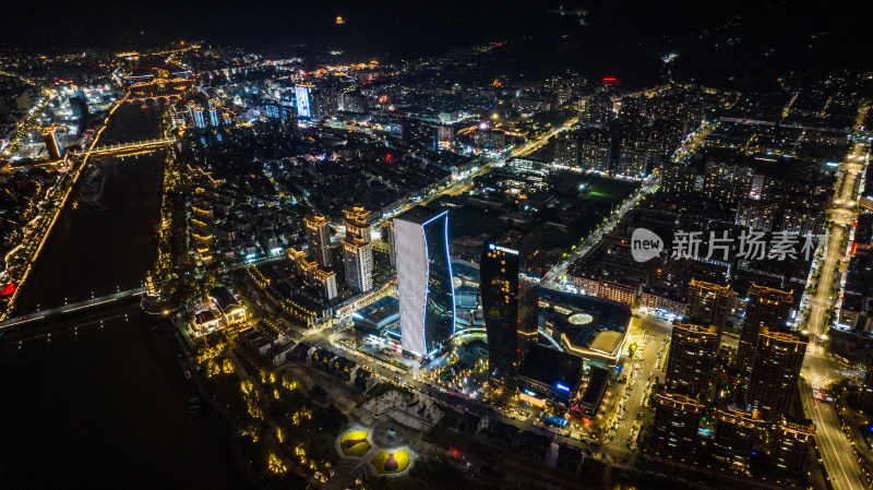 浙江丽水龙泉市夜景万达广场灯火通明