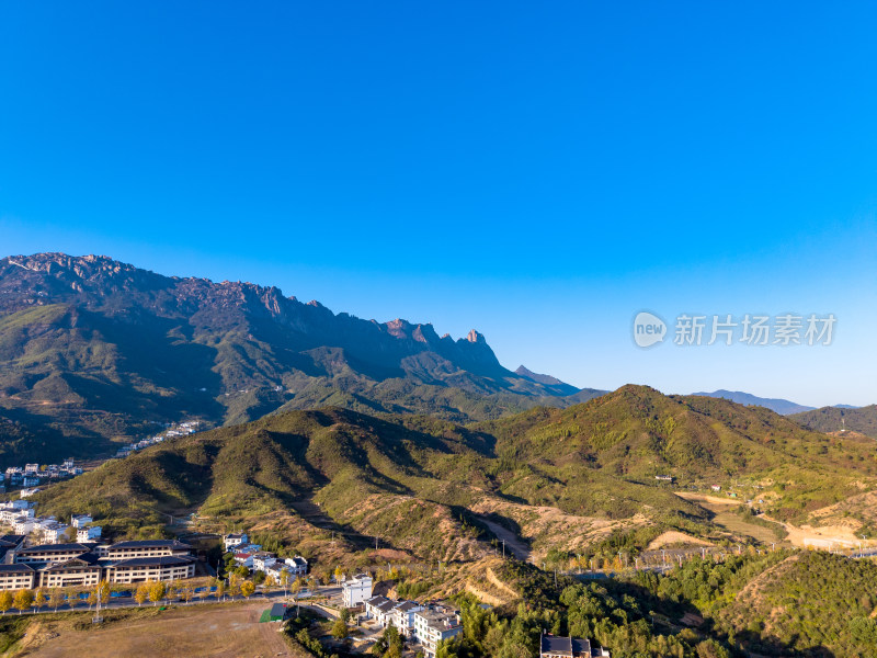 航拍大山乡村公路农田