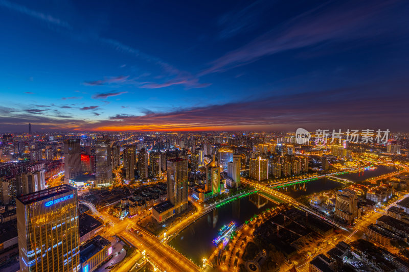 天津海河沿岸夕阳夜景