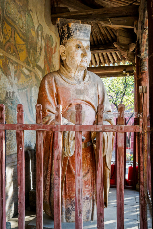 山西临汾市洪洞县广胜寺下寺明应王殿前彩塑