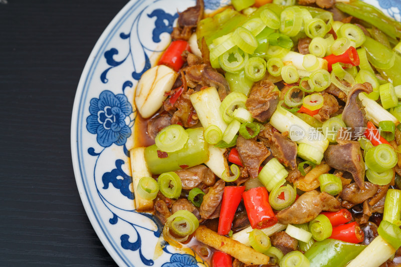 特色中餐辣炒鸡胗