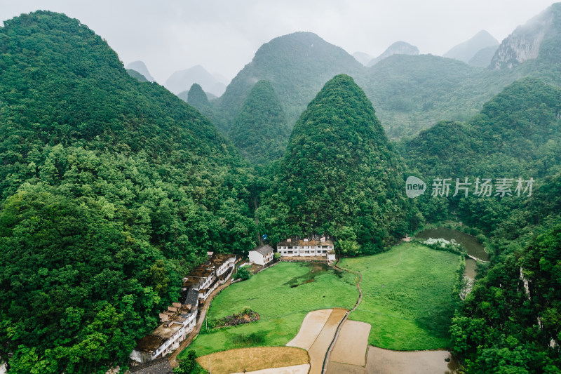 安顺龙宫风景区龙字田