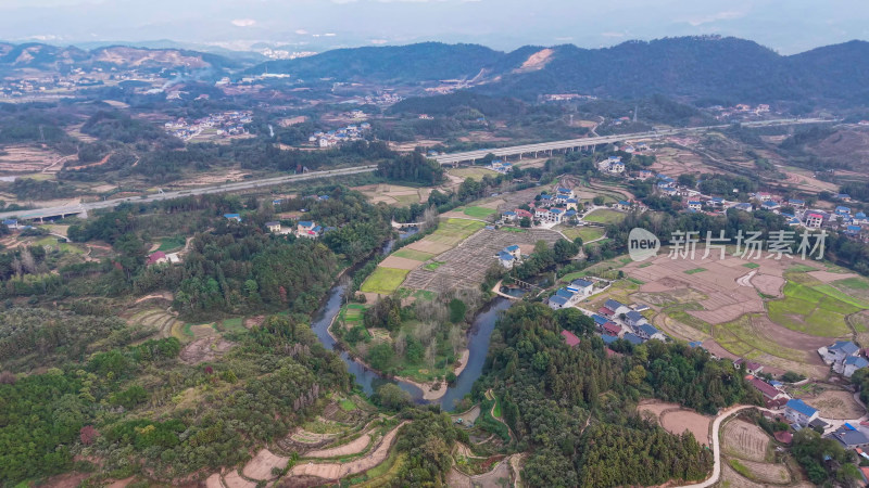 丘陵山川农田种植航拍图