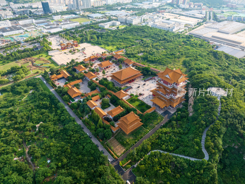 夏季白天航拍江苏徐州宝莲寺全景