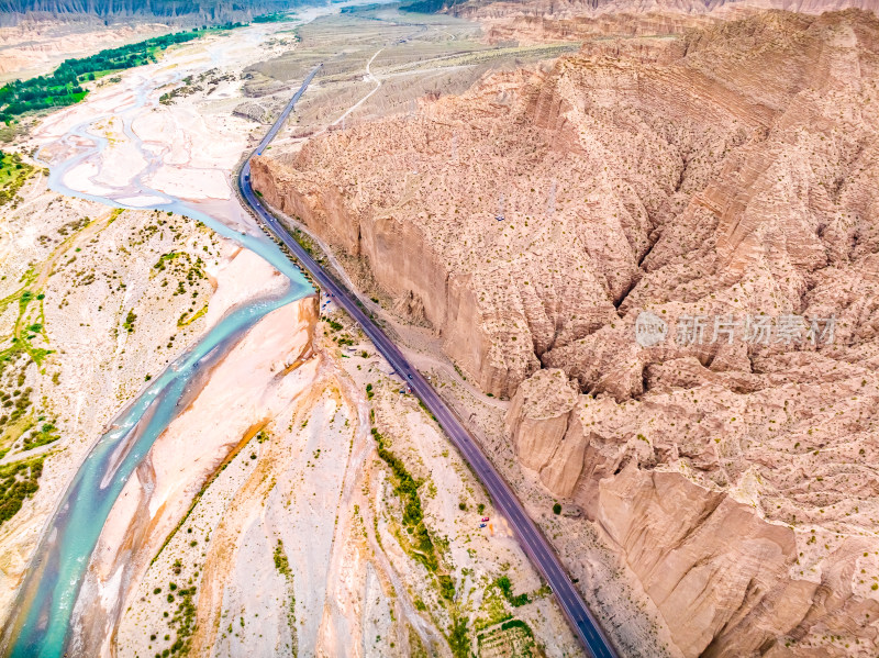 新疆独库公路天山神秘大峡谷