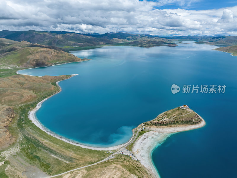 西藏山南羊卓雍措日托寺孤独寺庙高空航拍