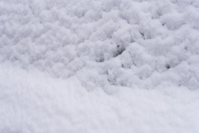 室外降雪之后洁白的积雪背景