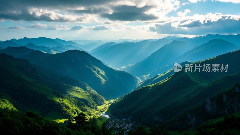 青山环绕的碧绿湖泊景观