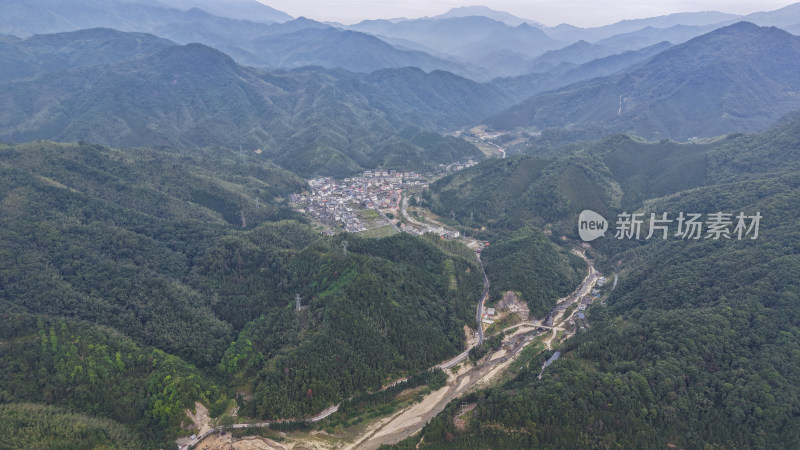 航拍乐昌五山镇镇中心风光