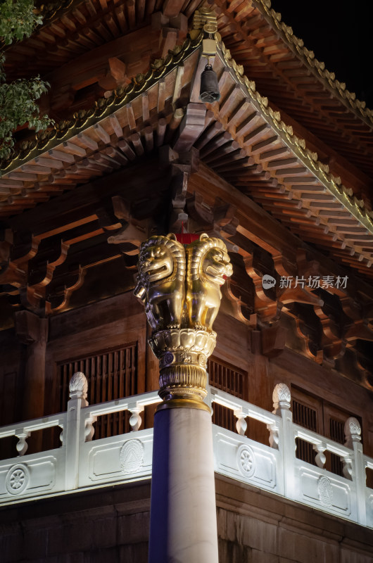 夜晚的上海静安寺