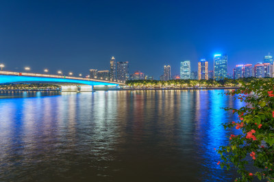 广州珠江广州大桥与城市高楼建筑夜景