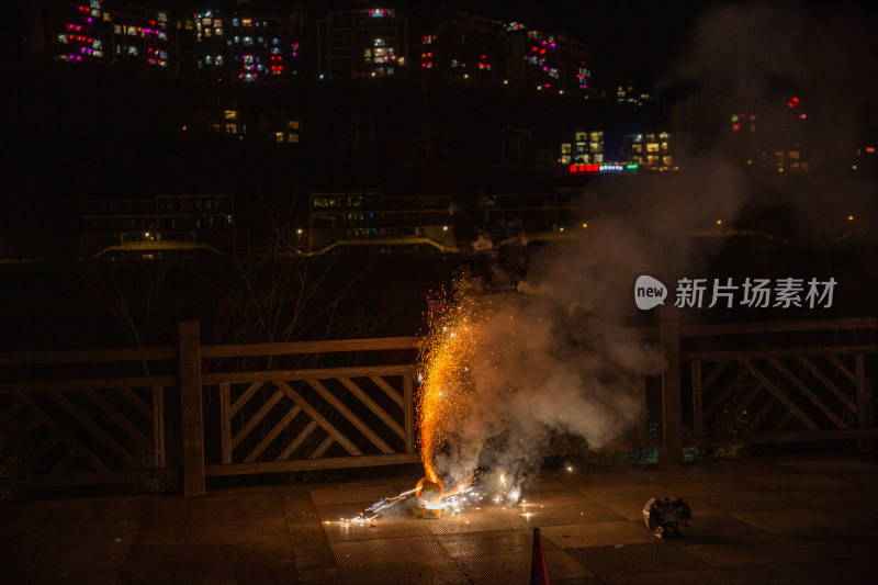 新年绽放的烟花