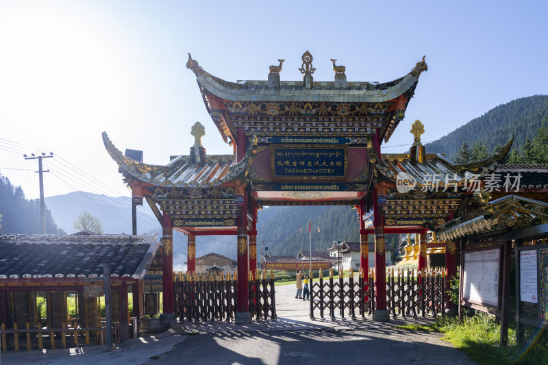 阿坝州松潘县牟尼沟景区牟尼后寺大门